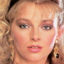 Scarlet Windsor als Laurie (segment "The Love Machine")