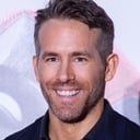 Ryan Reynolds als Captain Excellent