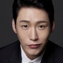 Cha Woo-jin als Bunker Guard