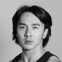 Trung To als Warner Chan
