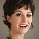 Semra Şar als Aysel