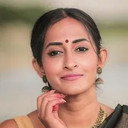 Vasudha Krishnamoorthy als Congresswoman