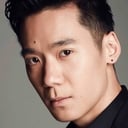Joshua Tan als Max