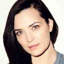 Jules Willcox als Jessica