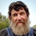 Ray Vulcan als Model Train  Engineer