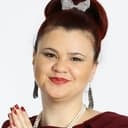 Andreea Samson als Dora