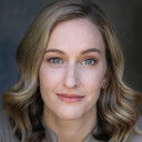 Kira Josephson als Ava