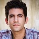 Nick Pilla als Trickle Truth Charlie