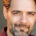 Jeff Hatch als Dr. John Bullock