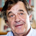 Miguel Sousa Tavares als Self (archive footage)