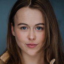 Olive Weeks als Phoebe