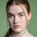 Keira Savage als Midge