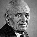 Romuald Karaś als on sam, dziennikarz słuchający opowieści Pekosińskiego