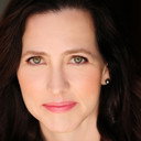 Ursula Burton als Assistant Casino Manager