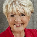 Gloria Hunniford als Flower Seller