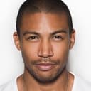 Charles Michael Davis als Ted