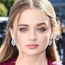 Joey King als Zazi