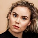 Sara Melleri als Kati