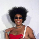 Dorot Ruanne, Costumer