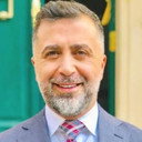 Milad Hadchiti als Self - Host, Self