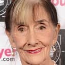 June Brown als Mrs. Pettibone