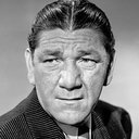 Shemp Howard als Chef