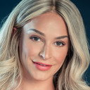 Emma Hix als Hanging Girl