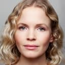 Kate Phillips als Diana Baker-Hyde