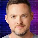 Damien Fahey als Stage Announcer (voice)