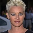 Angela Featherstone als Amanda Hill