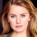 Sarah Minnich als Waitress