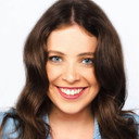Bronte Larsson als Mum