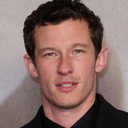 Callum Turner als Owen