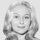 Anne-Marie Baumann als Julia