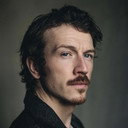 Tom Varey als Johnny White
