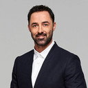 Andy Allen als Self - Host