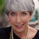 Beverly Archer als Mrs. Luttrell