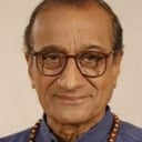 Sudhir Dalvi als Teacher