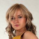 Мария Куркова als Julia, a girl boxer Oleg
