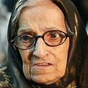 Mehri Mehrinia als Woman in the ruins