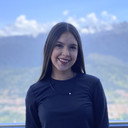Maira Adrianza, Script
