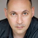 George Mantis als Police Officer