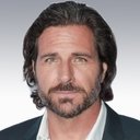 Ed Quinn als Kevin
