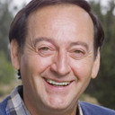 Joe Flaherty als Father Phillip McNulty