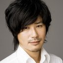 鈴木一真 als Hiroshi