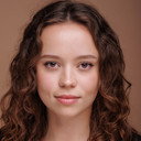 Avery Dubenko als Sarah