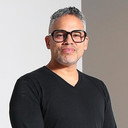 Gil Vazquez als Self