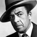 Lewis Charles als Earl Weiss