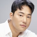 Jung Jong-woo als Security agent