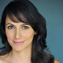 Azize Erim als Bobbi McBlythe